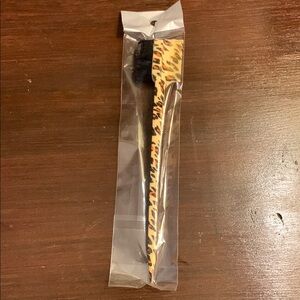 🐆 Tame It, Slay It: Mixed Chicks Leopard Edge Brush 💁‍♀️✨